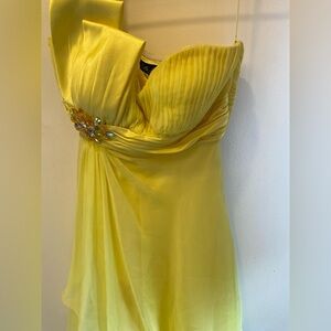 Yellow La Femme dress